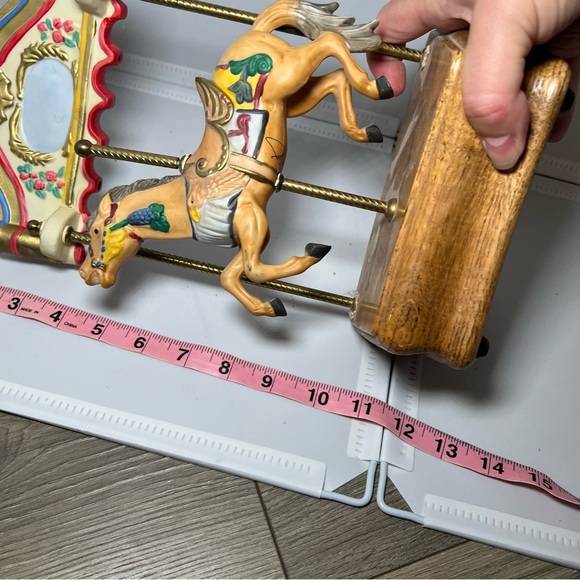 The American Carousel Tobin Fraley/Willitts Design Music Box 4085/9500 - Picture 3 of 7